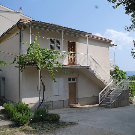 Hostel Guesthouse Mira 오미스 외부 사진